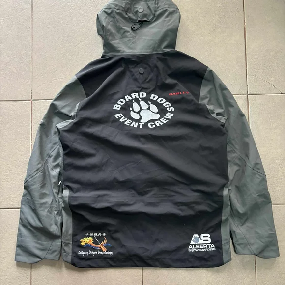 Oakley Men's Gray Performance Jacket - Picture 3 of 3